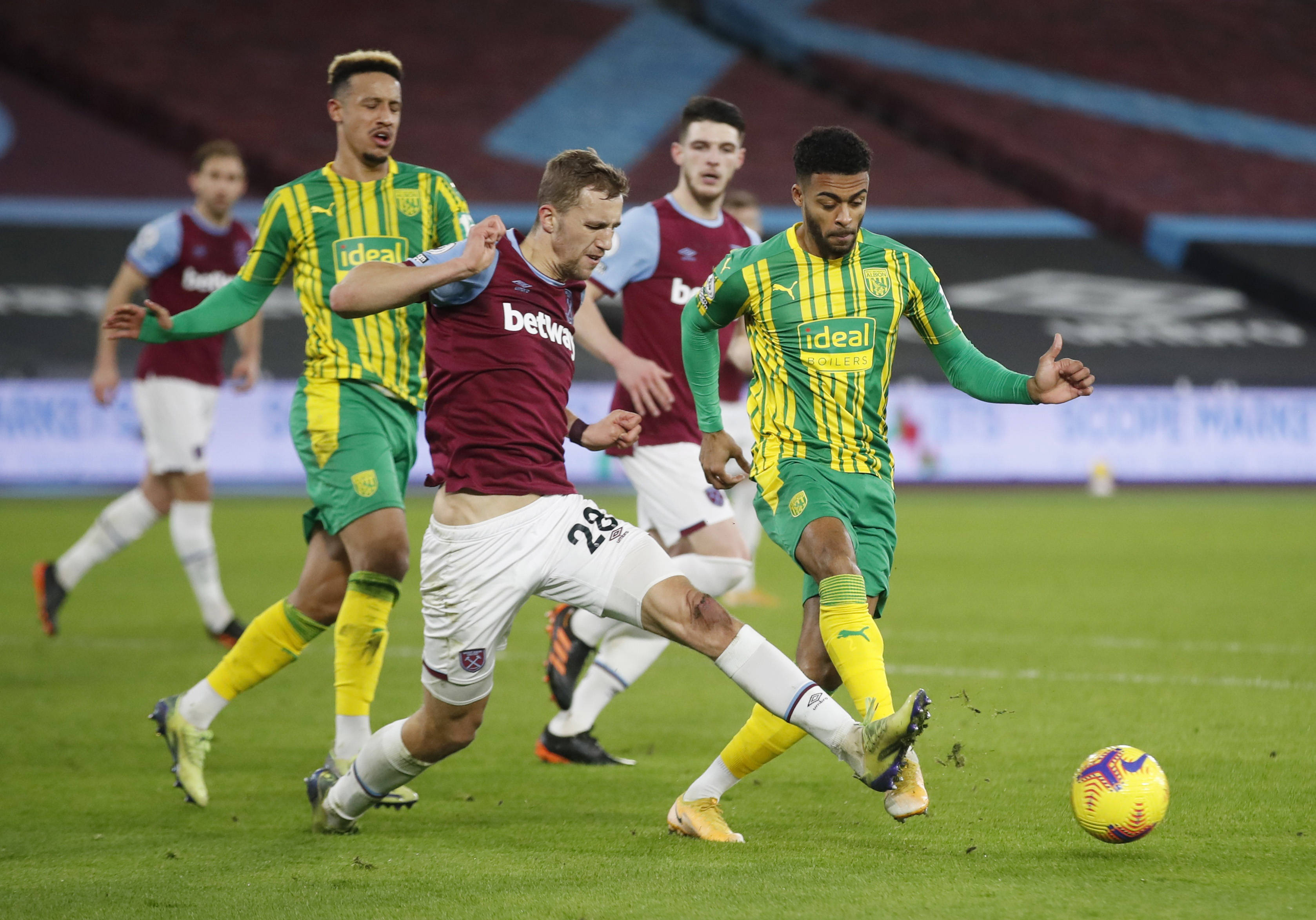 尤其在20 尤其在20