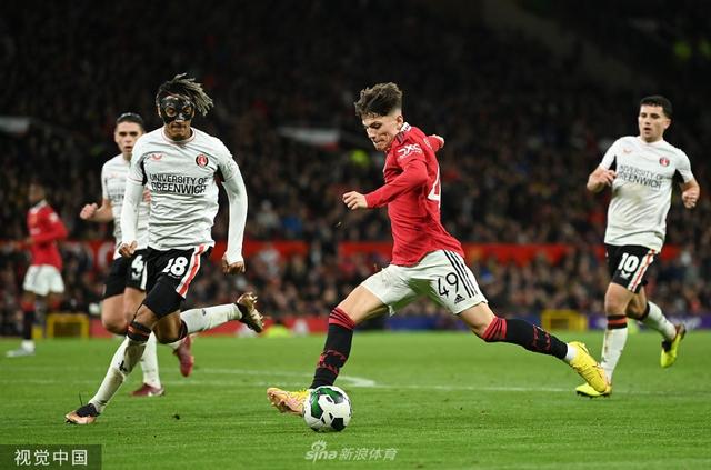 阿爾維斯在 阿爾維斯在